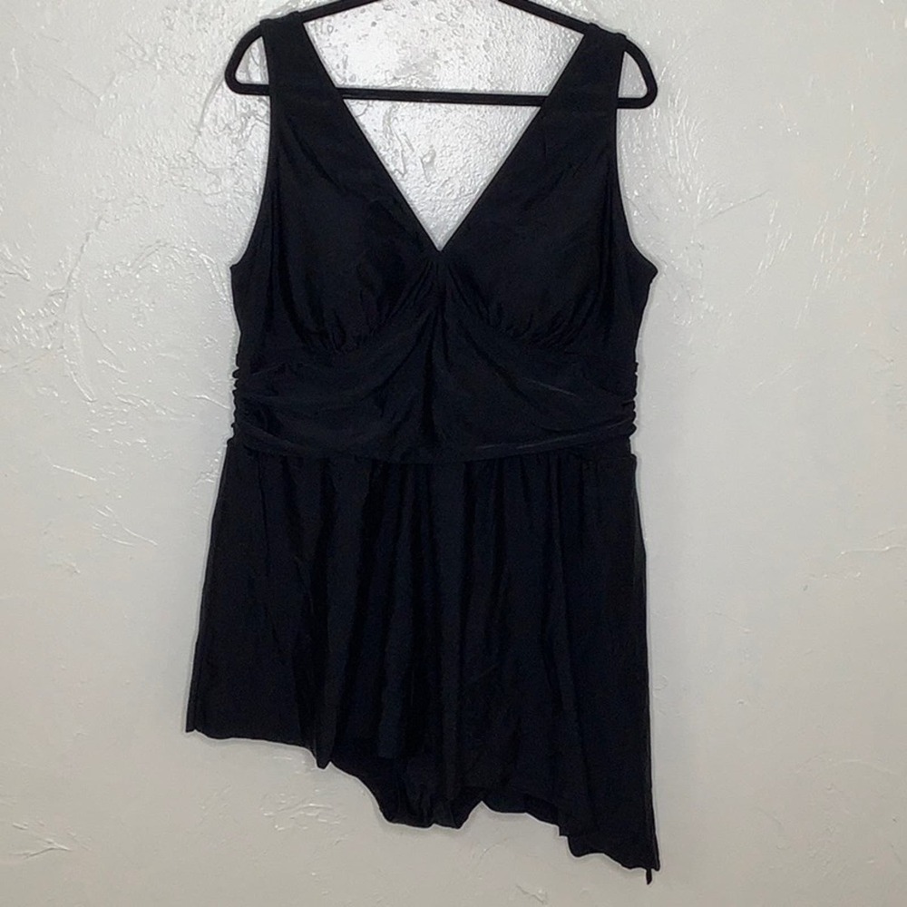 Torrid asymmetrical one piece swimsuit size 3 3X or 22-24 EUC